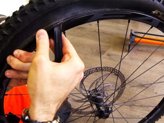 monter un pneu tubeless